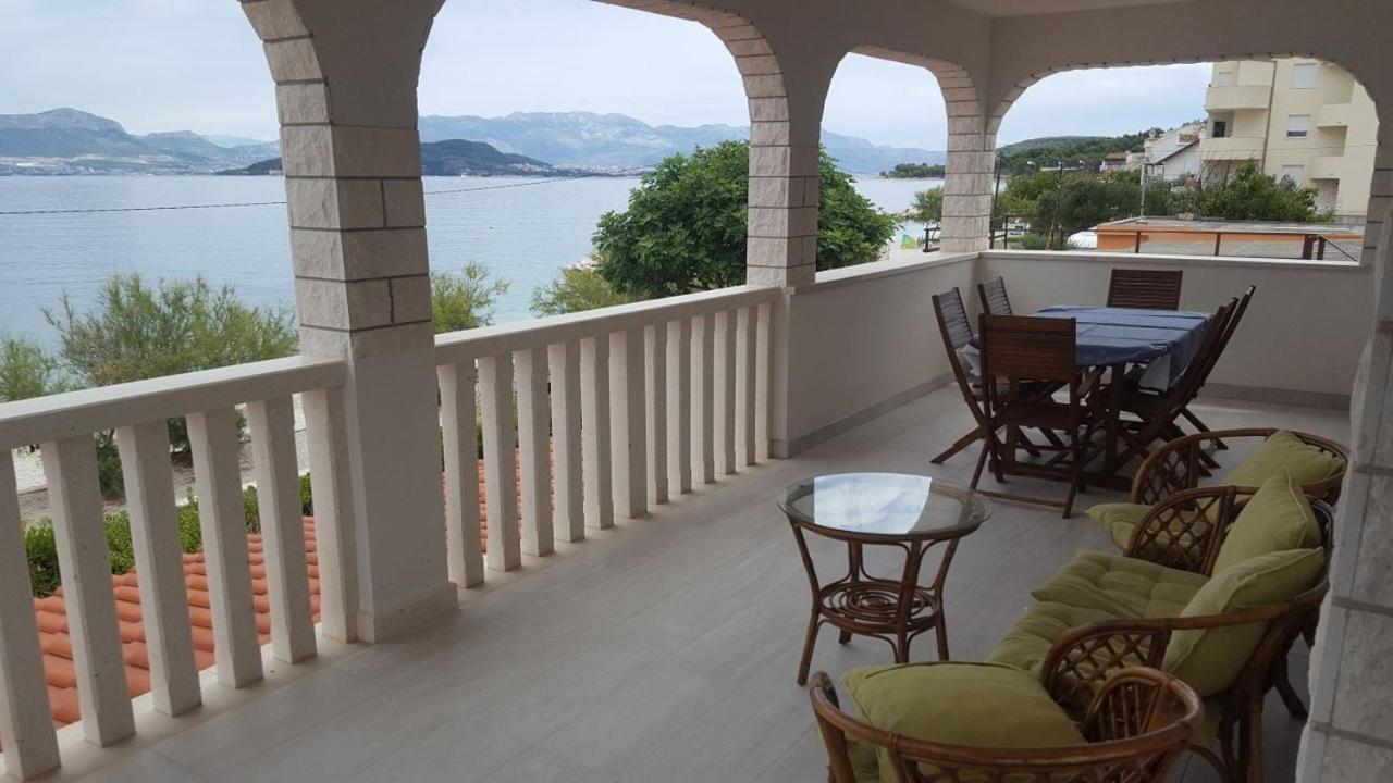 Apartments By The Sea Slatine, Ciovo - 1128 Екстериор снимка