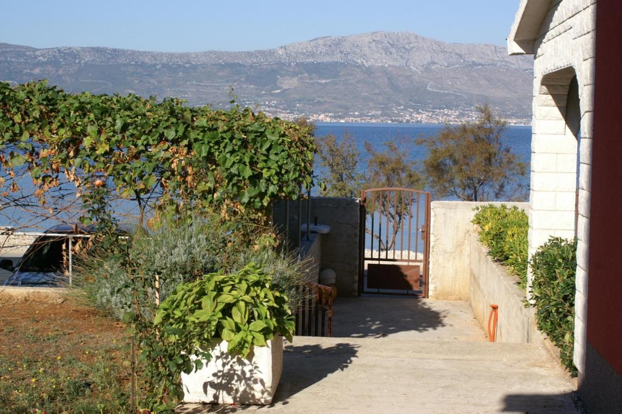 Apartments By The Sea Slatine, Ciovo - 1128 Екстериор снимка