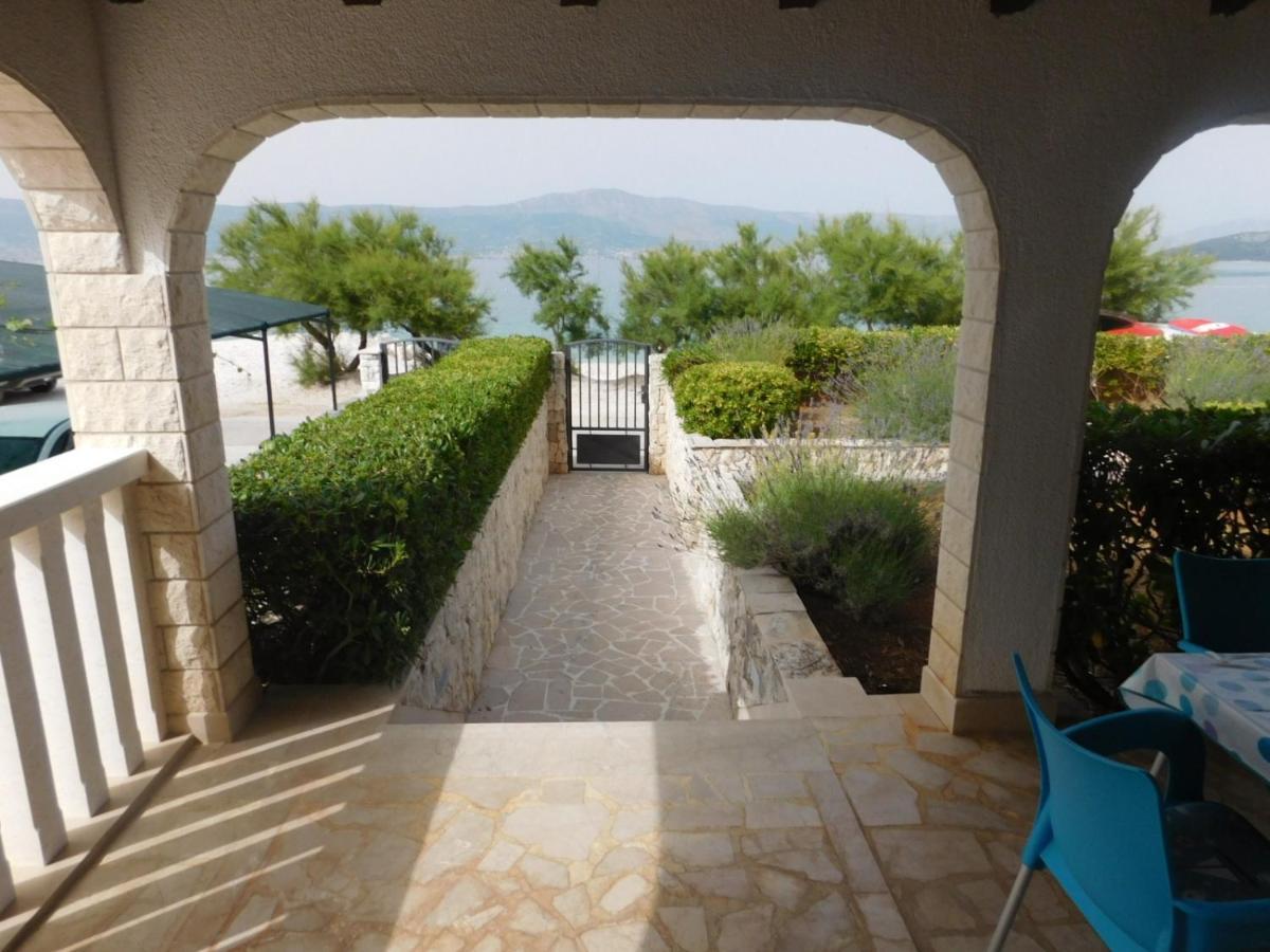 Apartments By The Sea Slatine, Ciovo - 1128 Екстериор снимка