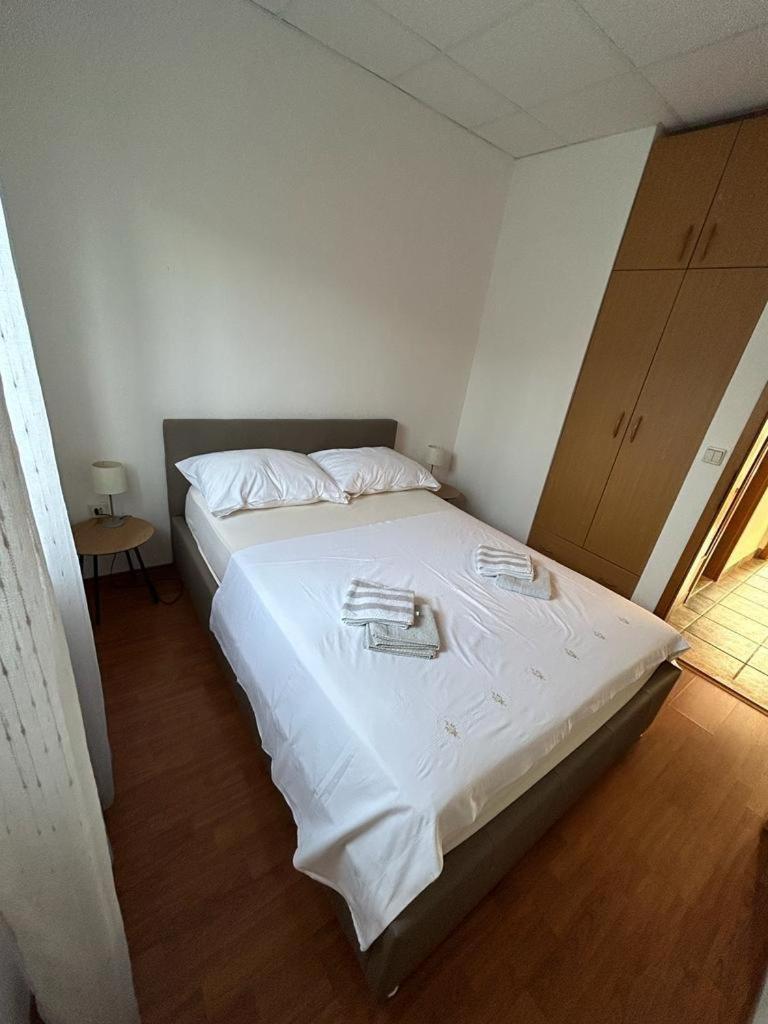 Apartments By The Sea Slatine, Ciovo - 1128 Стая снимка